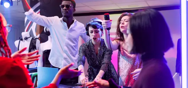 Entertainment & Activities